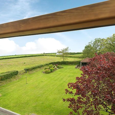 Kidwelly Farmhouse B&B Экстерьер фото